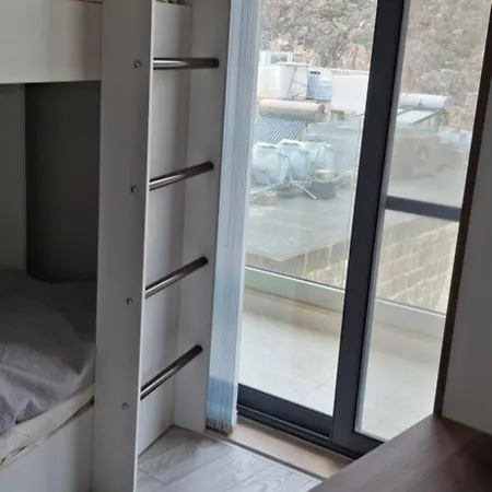 Bay 2br With Sea Views