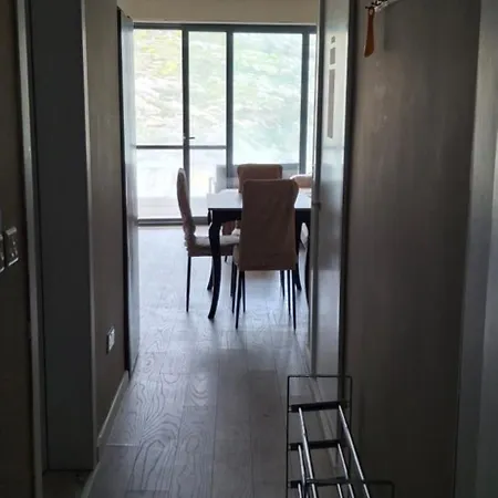 Bay 2br With Sea Views